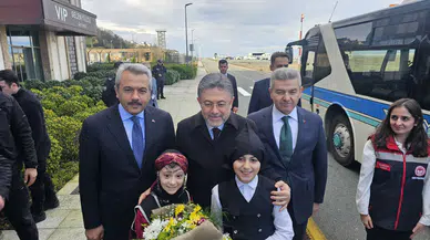 Bakan Yumaklı, Artvin'de Tarım ve Ormancılık Temasları İçin Havalimanında Coşkuyla Karşılandı