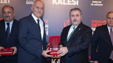 Uzundere Belediye Başkanı Özsoy’a 'Yerel Yönetimler Hizmet Başarı Ödülü' verildi