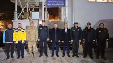 Bayburt Valisi Mustafa Eldivan’dan Yeni Yılın İlk Dakikalarında Emniyet Personeline Ziyaret