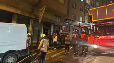 Manisa’da 4 katlı binanın balkonunda yangın