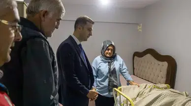 Çayeli Kaymakamı Sertaç Kırçuval, Dünya Yaşlılar Günü'nde büyükleri evlerinde ziyaret etti