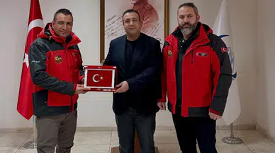 Erzurum'da Minik Eller Üşümesin Projesi ile Sarıkaşık Mahallesi'ne kütüphane kazandırılıyor