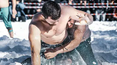 Artvin Şavşat’ta 29 Geleneksel Veliköy Kar Üstü Karakucak Güreşleri Düzenlendi