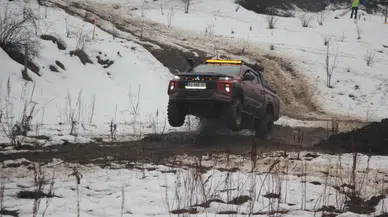 Şavşat'ta Uluslararası Kış Off-Road Oyunları Şenlikli Bir Atmosferle Gerçekleşti