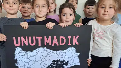 İyidere'de deprem şehitleri üçüncü yıl dönümünde okullarda anıldı