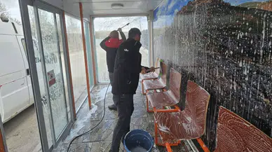 Bayburt Belediyesi’nden Pazar Günü Yoğun Mesai: Trafik ve Temizlik Çalışmaları Sürüyor