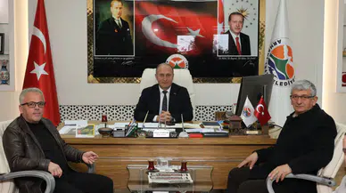 Arhavi’de Seçim Öncesi Ziyaret: Yaşar Kocaman’dan Belediye Başkanı Ataselim’e Nezaket Ziyareti