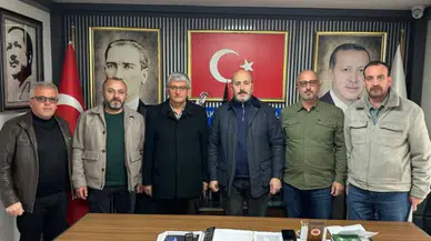 Arhavi Şoförler ve Otomobilciler Derneği Başkanı Yaşar Kocaman’dan AK Parti İlçe Başkanlığı’na Ziyaret
