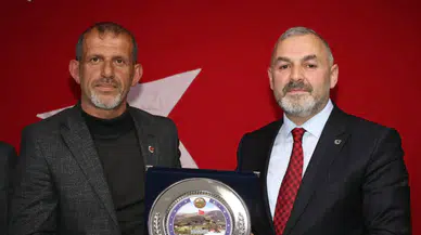 Arsin Belediye Başkanı Hamza Bilgin, Teravih Sonrası Vatandaşlarla Buluştu