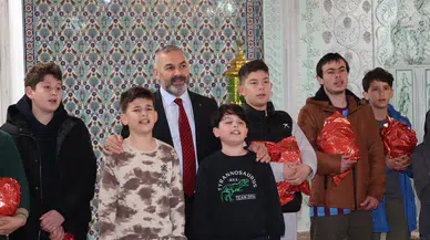 Arsin Belediye Başkanı Hamza Bilgin’den Çocuklara Anlamlı Hediye