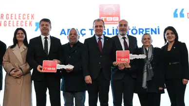 Hopa Belediyesi Araç Filosunu Güçlendirdi: Yeni Çöp Kamyonu Hizmete Başladı