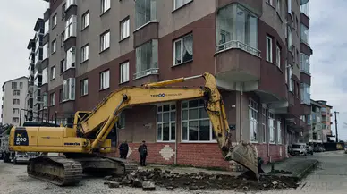 Fındıklı Belediyesi’nden Örnek Uygulama: Sökülen Parke Taşları Vatandaşın Hizmetine Sunuldu