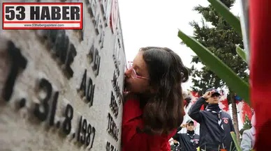 Samsun'da 18 Mart anısına şehitlikte duygusal tören düzenlendi, vatan sevgisi bir kez daha vurgulandı.