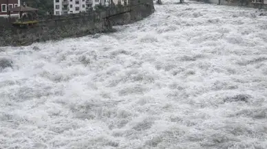 Fırtına Deresi Beyaza Büründü: Çamlıhemşin’de Doğanın Gücü Göz Kamaştırdı