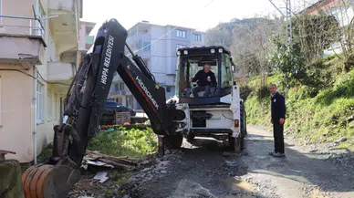 Hopa Belediyesi Kent Genelinde Çalışmalarını Sürdürüyor