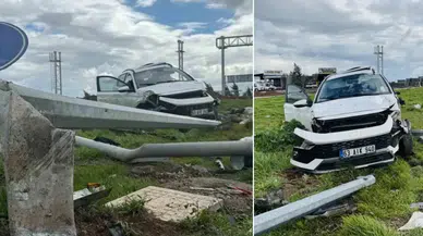 Bağlar'da öğrenci servisiyle otomobil çarpıştı: 13 yaralı hastaneye kaldırıldı