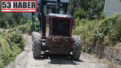 Maçka Belediyesi’nden Esiroğlu Bahçecik Mahallesi’ne Kuru Beton Yol Hizmeti
