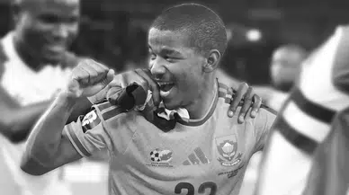 Dünya Kupası'nda mücadele eden Güney Afrikalı futbolcu vefat etti!