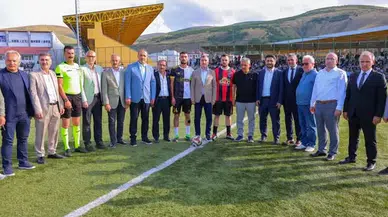 Vali Mustafa Eldivan, İstanbul'daki Bayburt Köyler Arası Futbol Turnuvası Finaline Katıldı