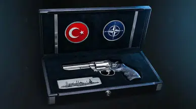 Erdoğan'dan NATO liderlerine anlamlı hediye: İşlemeli özel üretim tabanca