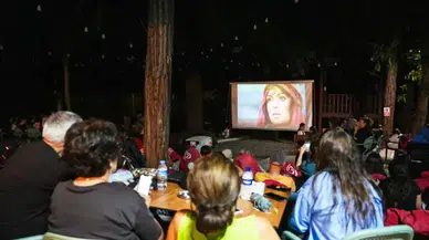 Ortahisar'da Yaz Akşamlarına Nostaljik Gece Sineması Etkisi!
