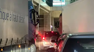 Sarp Sınır Kapısı'nda gece yoğunluğu, sürücüleri zor durumda bırakıyor!
