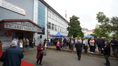 Trabzon Ticaret Lisesi 102 Yaşında: Pilav Günü ve 100. Yıl Kitabı Tanıtımıyla Kutlandı