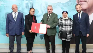 Rize’de Bir İlk: Dilek Akıncı, AK Parti’nin İlk Kadın İlçe Başkanı Oldu