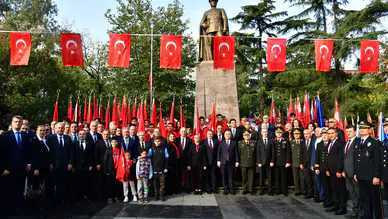 Atatürk, vefatının 87. yılında Trabzon'da saygı töreniyle anıldı