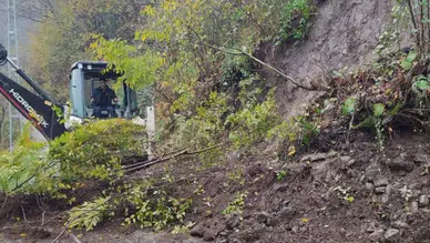 Şalpazarı’nda Heyelan Sonrası Müdahale Çalışmaları Sürüyor