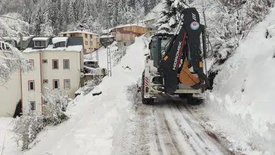 Şalpazarı’nda Yılın İlk Karına Karşı Ekipler Sahada