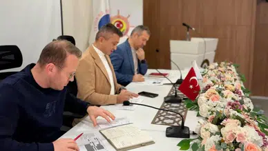 İyidere'de Halk Eğitimi Toplantısı ile Kursların Durumu Değerlendirildi