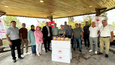 Osmaniye'de Çiftçilere Akdeniz Meyvesineği Tuzağı Temin Edildi