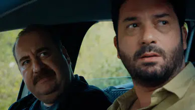 Arka Sokaklar 720. bölümde toplumsal şiddeti ele alıyor, heyecan dolu sahneler izleyiciyi etkiliyor!