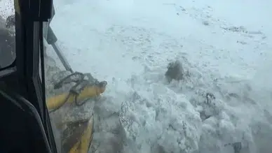 Çirişli Geçidi'nde Yoğun Kar Yağışına Karşı Kesintisiz Mücadele