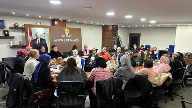AK Parti Artvin İl Kadın Kolları’ndan Haftalık İstişare Toplantısı