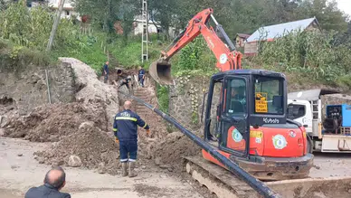 Düzköy Çayırbağı Mahallesi’nde İçme Suyu Hattı Yenileniyor