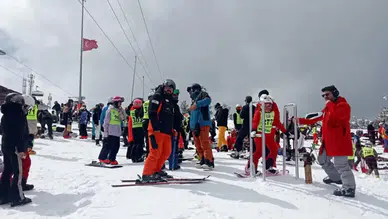 Sarıkamış'ta Snowboard Türkiye Birinciliği, Genç Sporcuların Başarılarıyla Tamamlandı