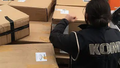 79 ilde eş zamanlı baskınla 42 yasa dışı tütün imalathanesi ortaya çıkarıldı, 337 şüpheli yakalandı.