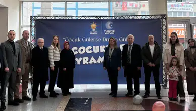 AK Parti Trabzon'dan Yetim Çocuklara Bayramlık Kıyafet Desteği