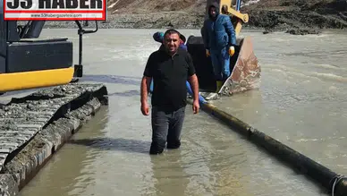 Ağrı’da Muhtar Yavuz Özen’in girişimiyle su hattı onarıldı