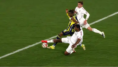 Fenerbahçe-Beşiktaş derbisinde 90+7'deki penaltı kararı tartışmalara yol açtı!