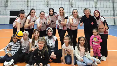 Trabzon İl Ambulans Servisi Kadın Voleybol Takımı’ndan Net Galibiyet