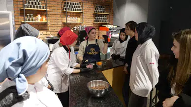 TTSO’dan Gençlere Tatlı Gelecek: Çikolata Üretimi Eğitimi Sürüyor