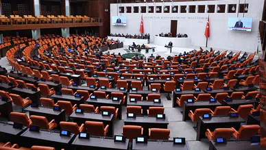 Kamu Çalışanlarına Müjdeli Haber: 2026'da 100 Bin Taşeron İşçiye Kadro Verilecek! Torba Yasada TYP, KİT ve Belediye İşçilerinin Durumu Ne Olacak?
