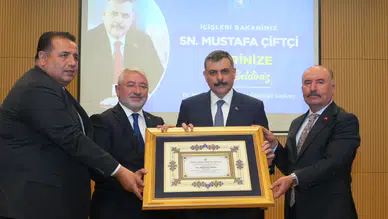 Çorum'da İçişleri Bakanı Çiftçi'ye Fahri Hemşerilik Beratı Verildi