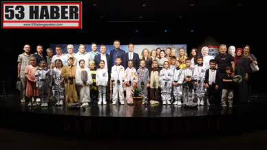 Darıca İlkokulu’ndan Yıl Sonuna Renkli Veda: Tiyatro Gösterisi Beğeni Topladı