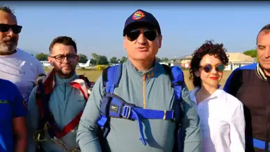 THK Genel Başkan Yardımcısı Kaya, 12 Bin Fit Yükseklikten Etkileyici Bir Paraşüt Atlayışı Gerçekleştirdi!