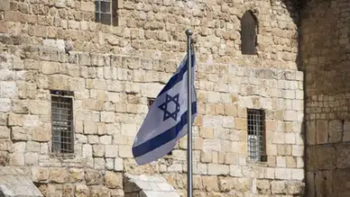 IDF: Güney Lübnan'da Hizbullah'a ait silah deposu ve tünel tespit edildi