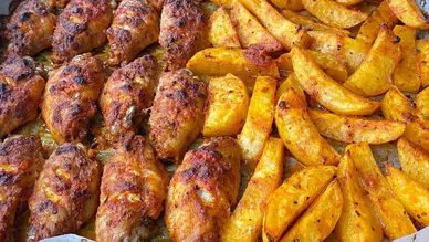 Fırında Soslu Tavuk: Mangal Lezzetini Evde Yakalamanın Sırları!
